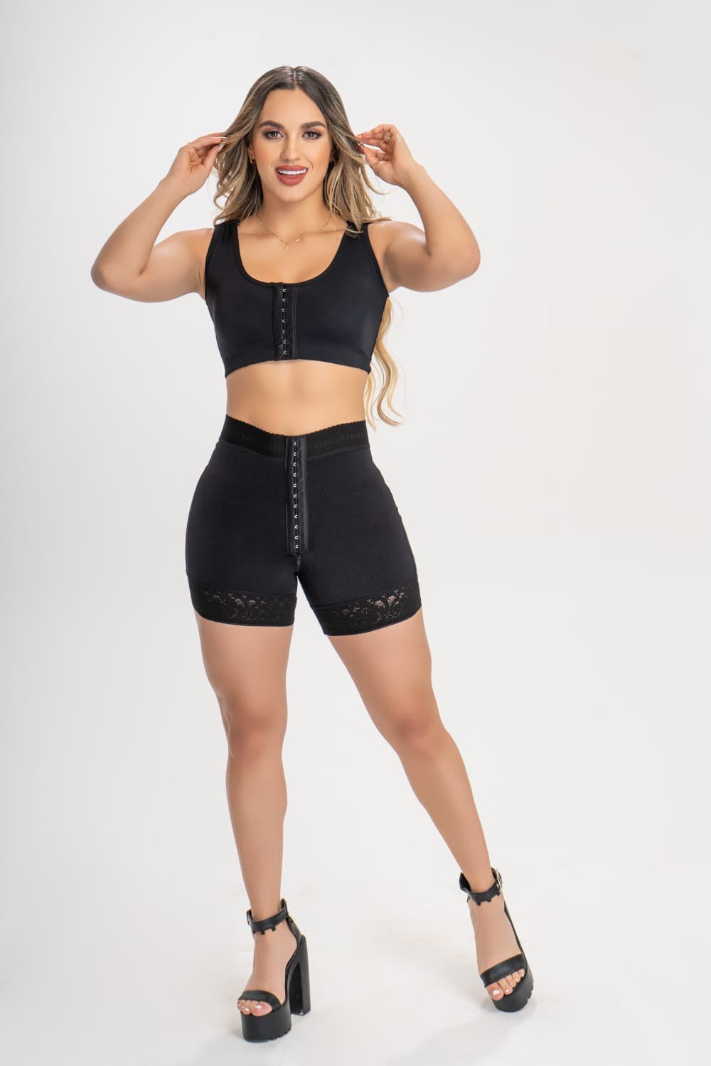 Liposhort invisible con broche levantagluteo